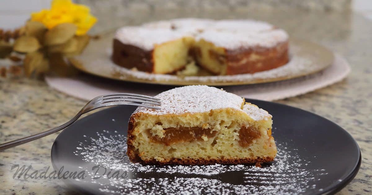 FOTO BOLO DE IOGURTE COM PESSEGO