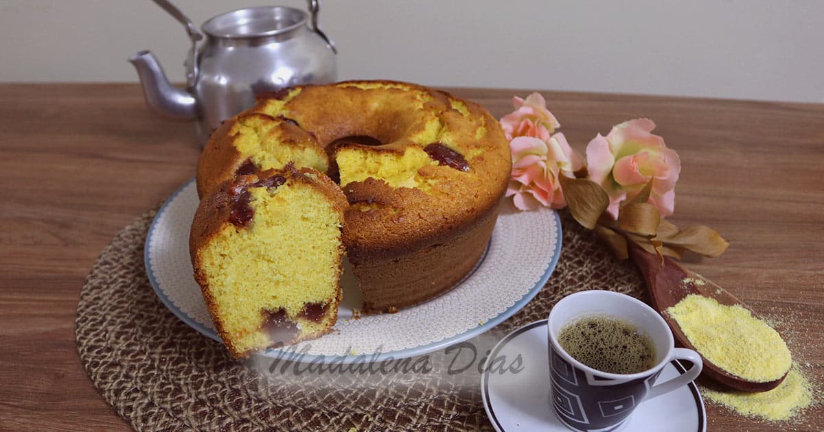 FOTO BOLO DE FUBÁ COM IOGURTE