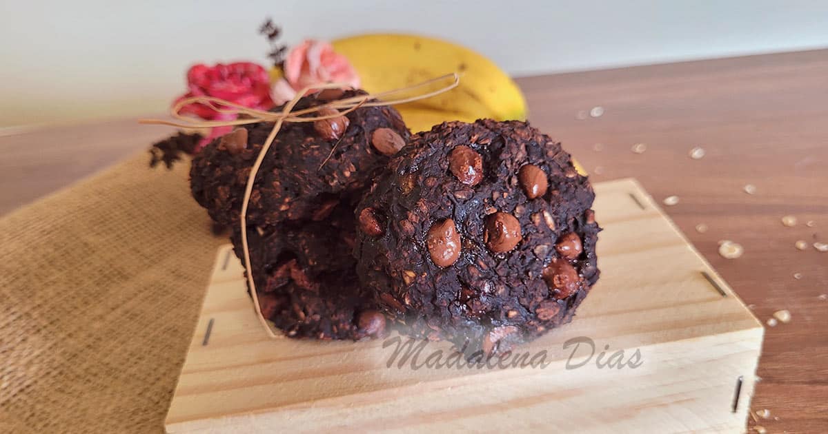 FOTO COOKIE SAUDAVEL DE CHOCOLATE COM BANANA